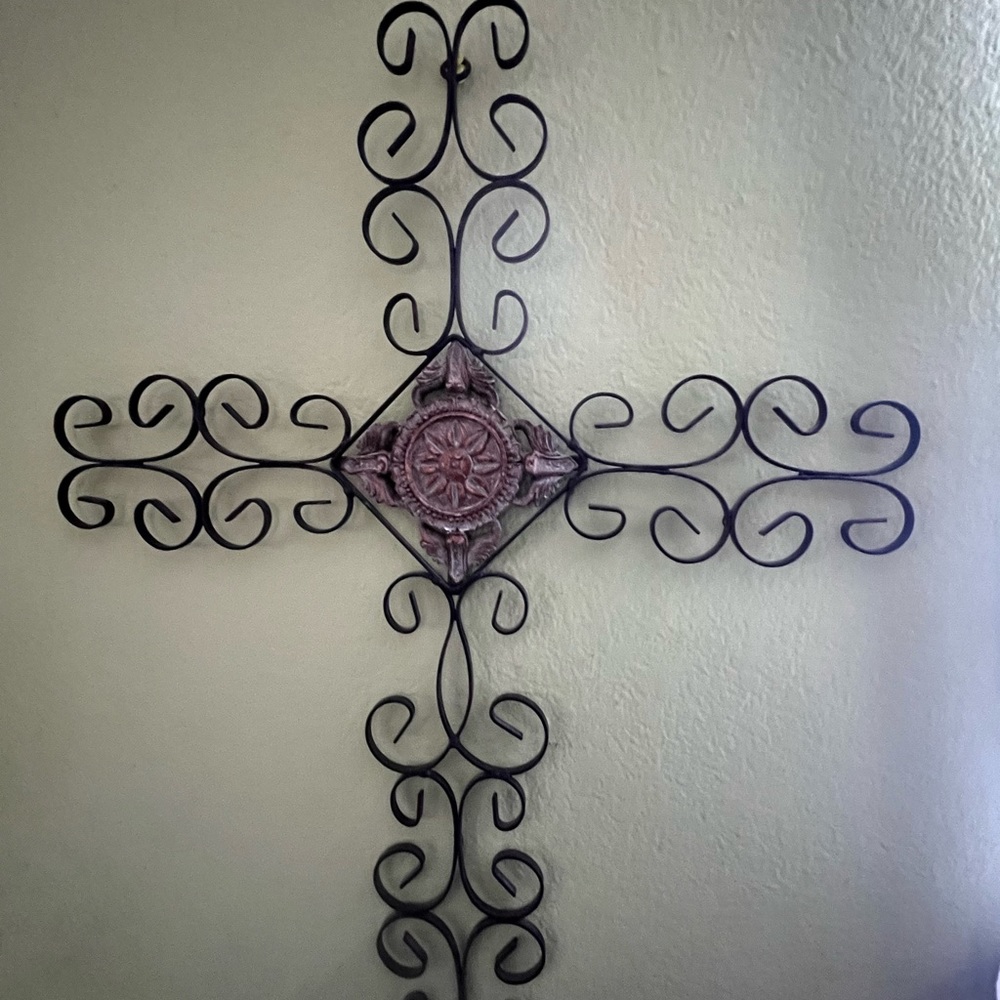 2 crosses and 2 chandeliers nice like new